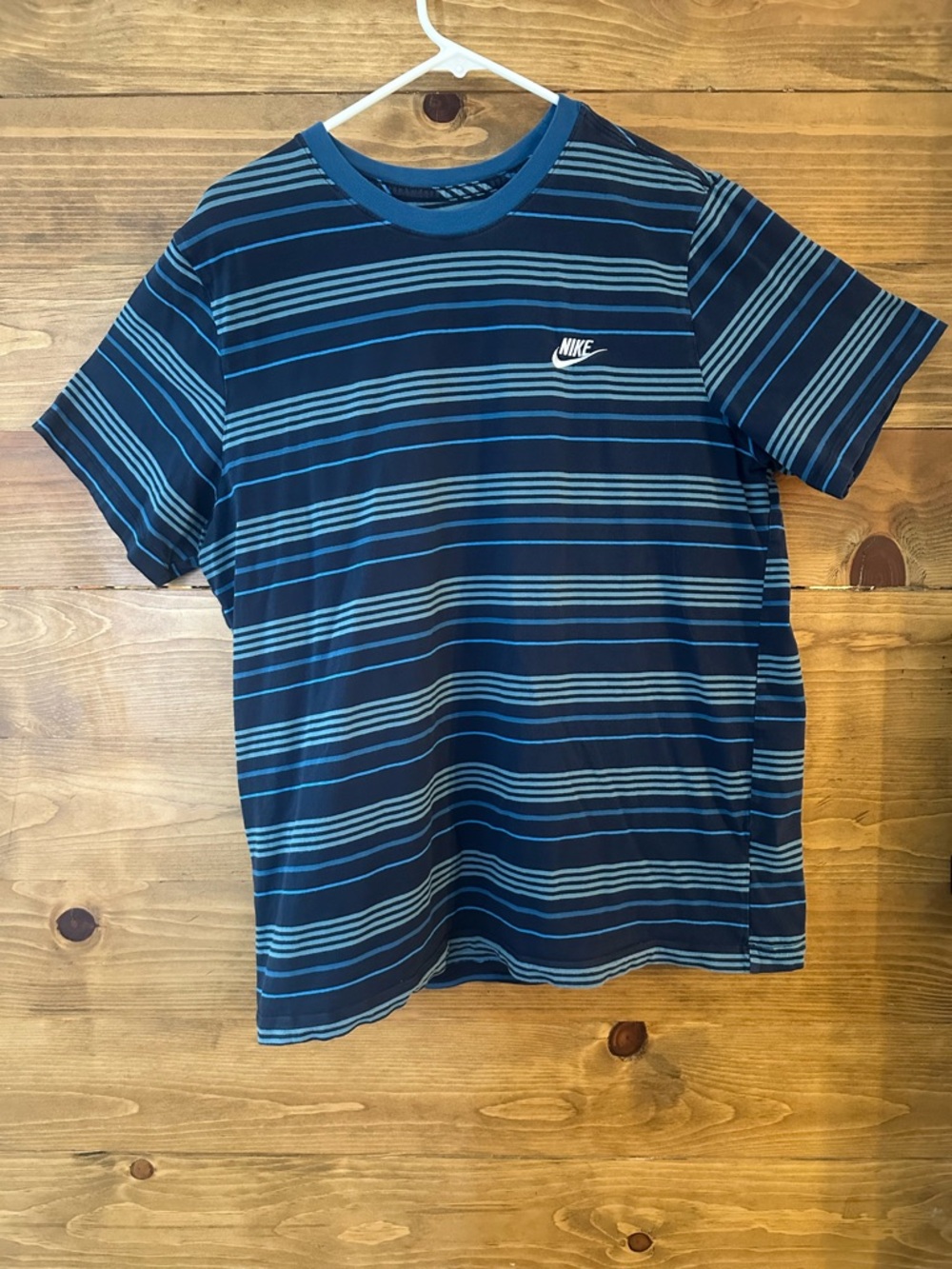 Nike Men’s Navy Striped Crew Neck Tee